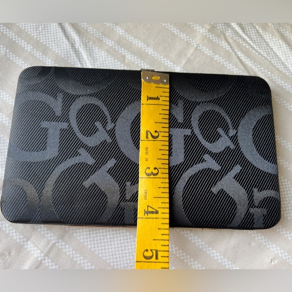 Black “G” snap wallet/clutch - Picture 2 of 9